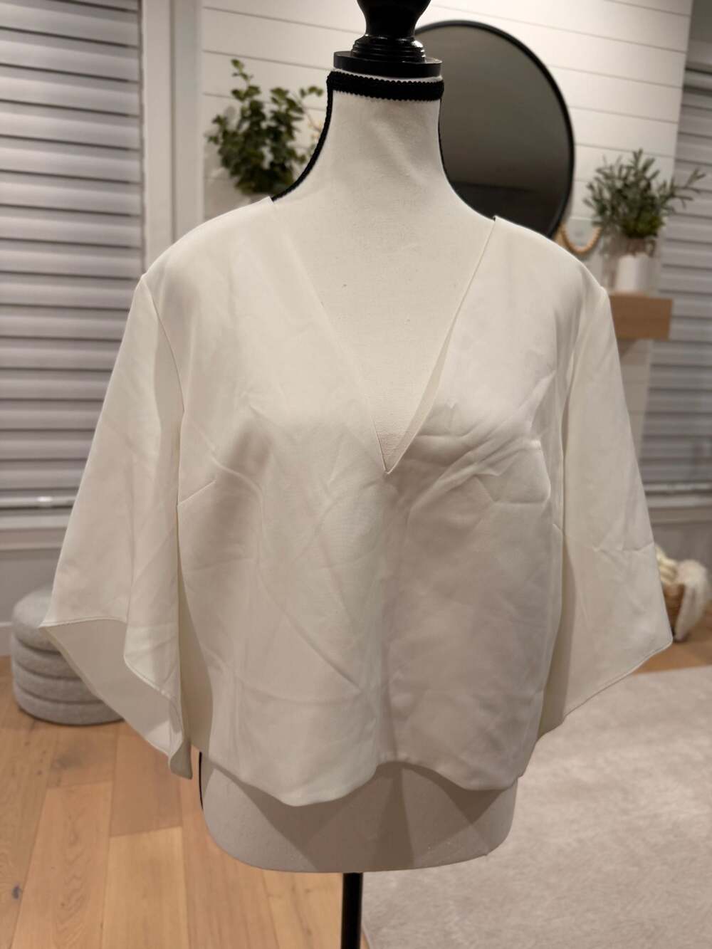 Mare Mare Anthropologie White V-Neck Cape Blouse size L